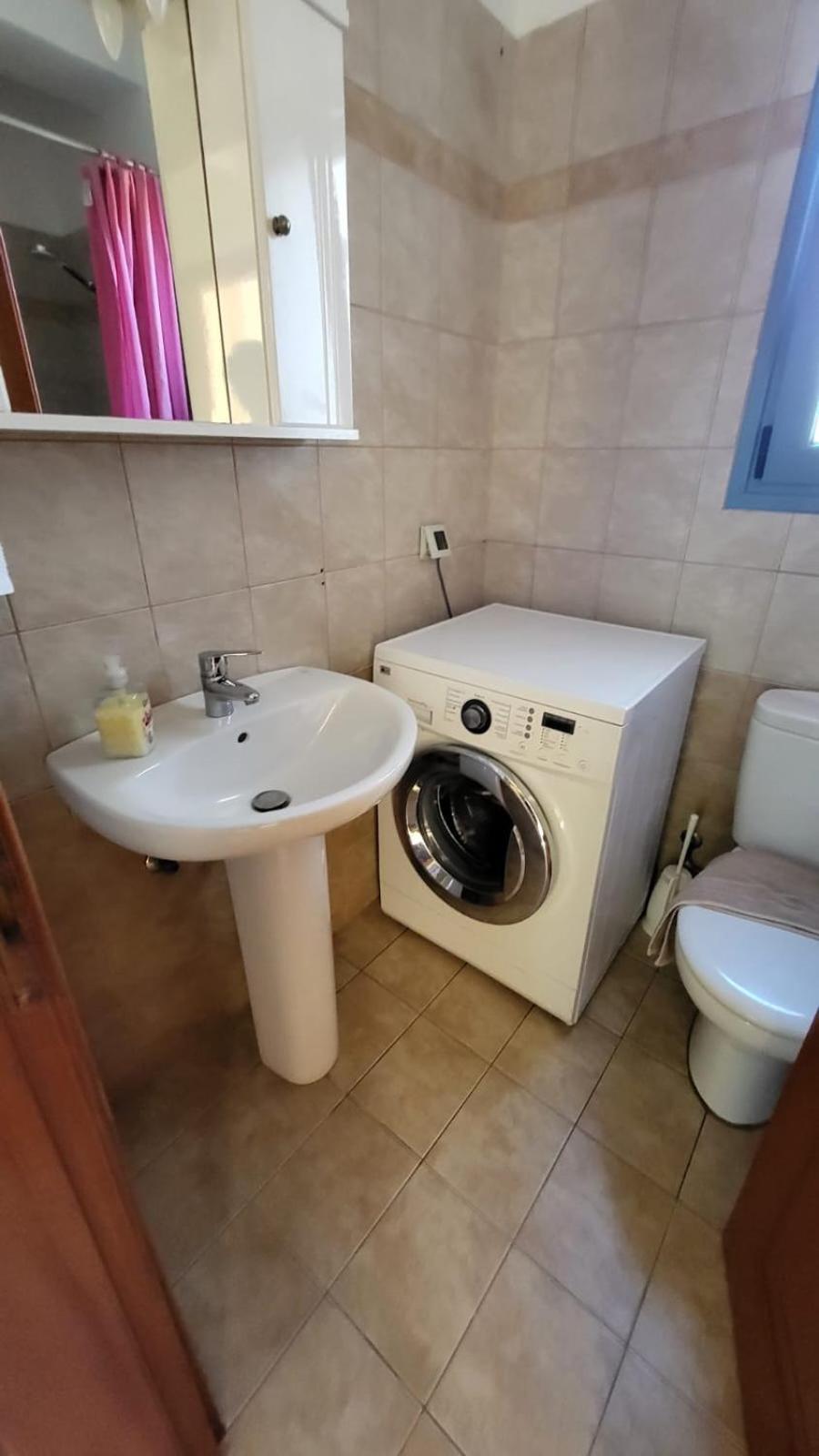 Markulata Khalikerí Buitenkant foto